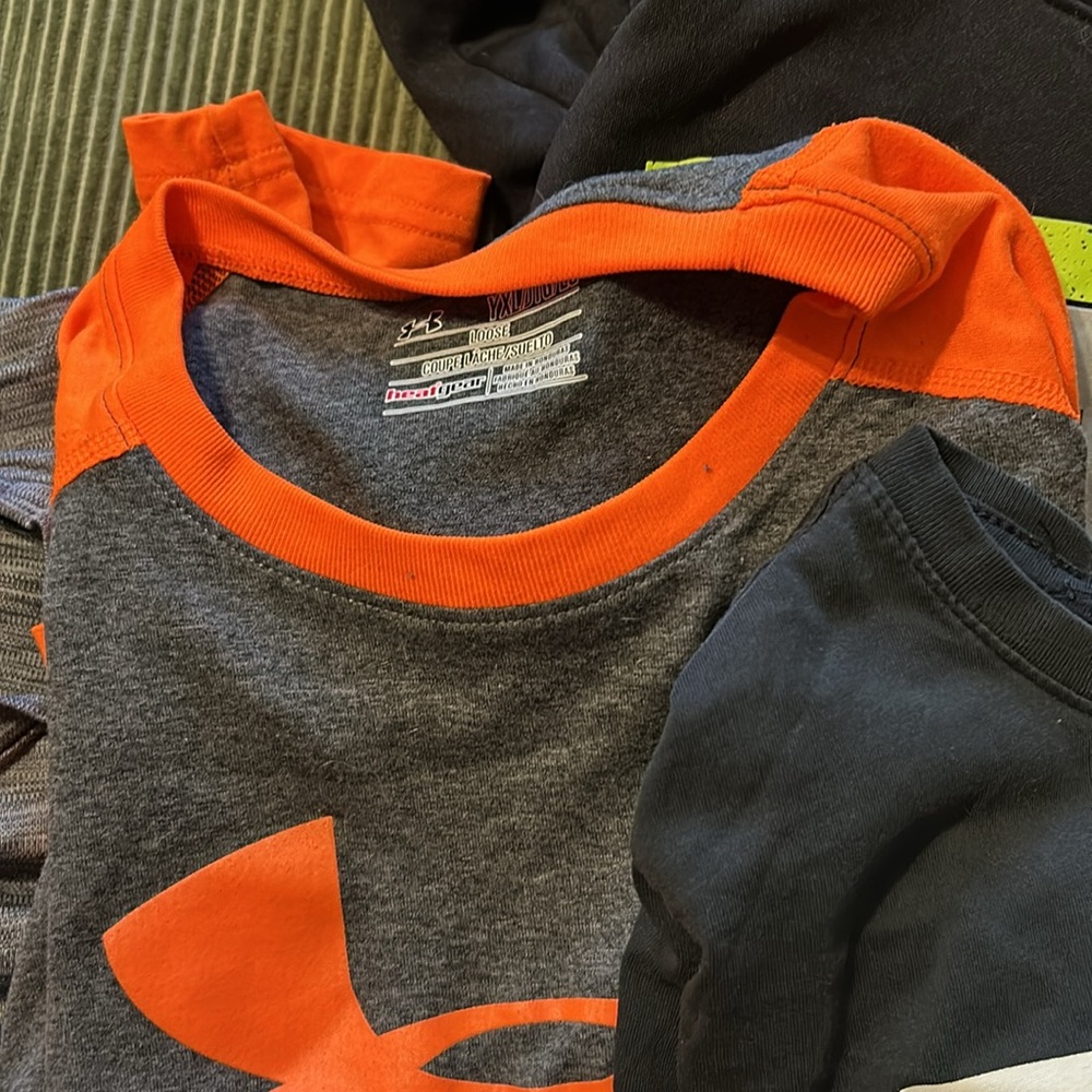 Five items!  All size XL boys.  Hoodie, long and shorty sleeve mix. - Picture 4 of 6